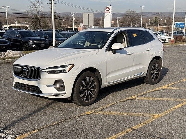 2023 VOLVO XC60