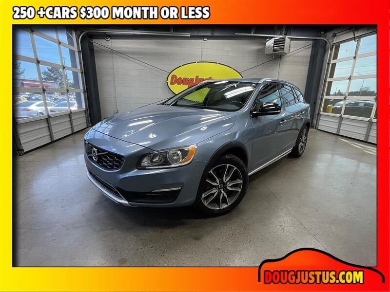 2017 VOLVO V60CC