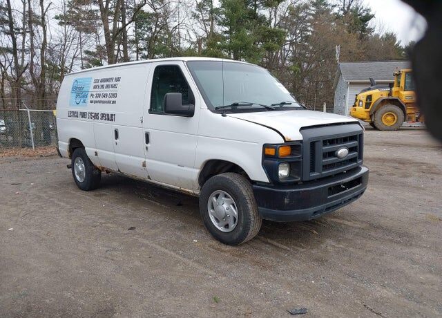 2011 FORD E-350
