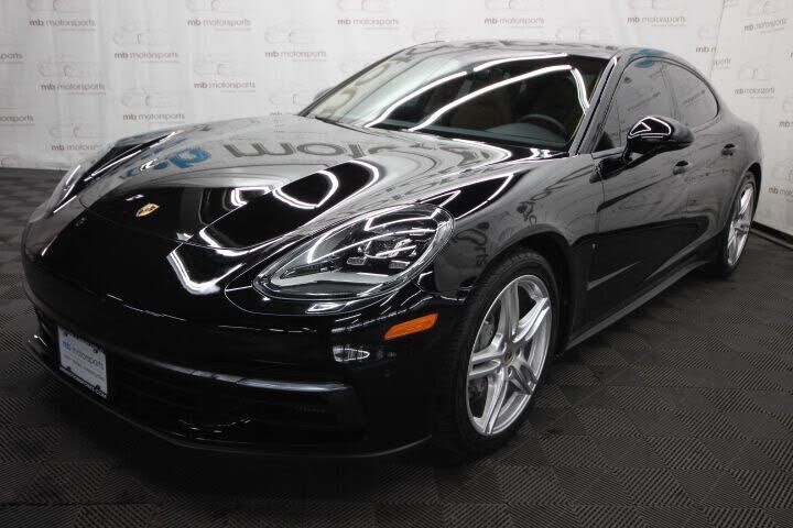 2018 PORSCHE Panamera
