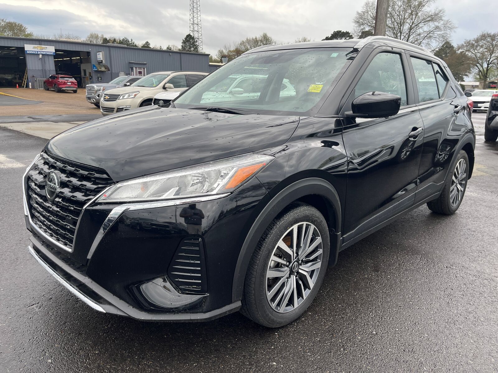 2021 NISSAN Kicks