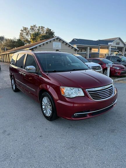 2016 CHRYSLER Town and Country