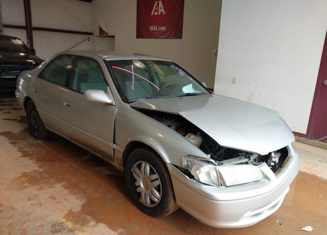2001 TOYOTA Camry