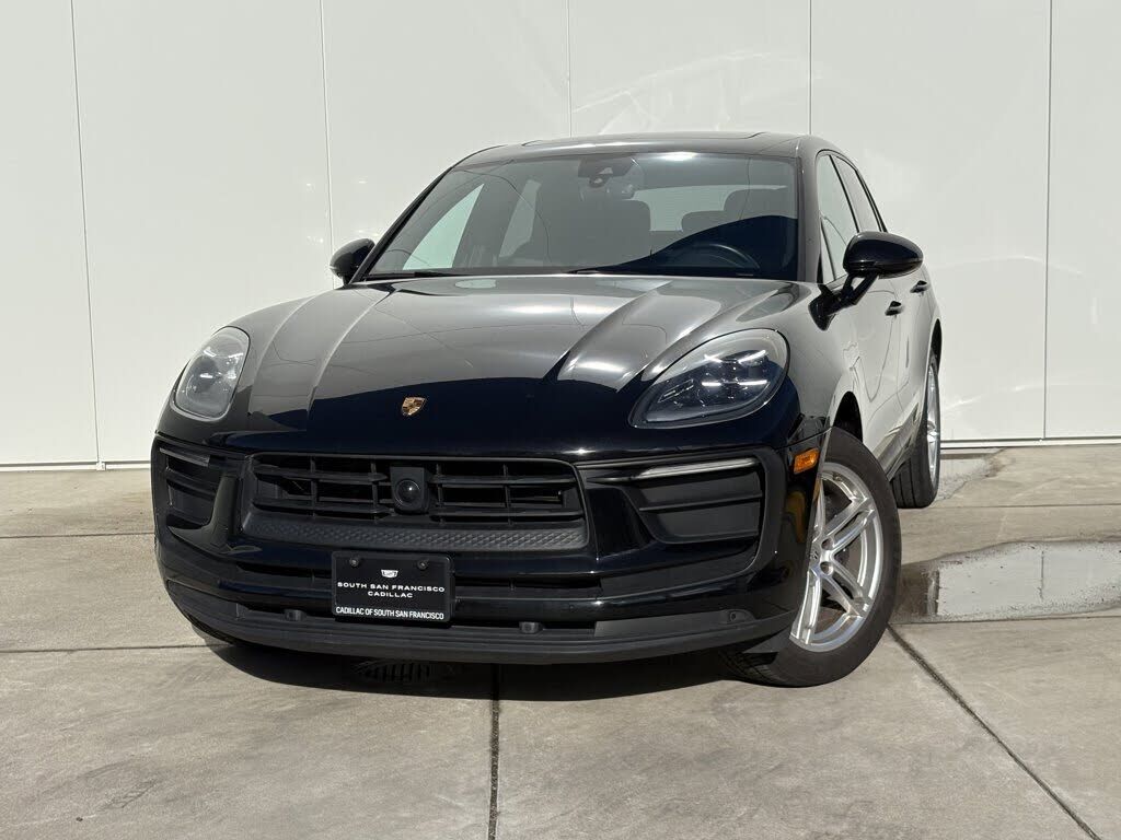 2024 PORSCHE Macan
