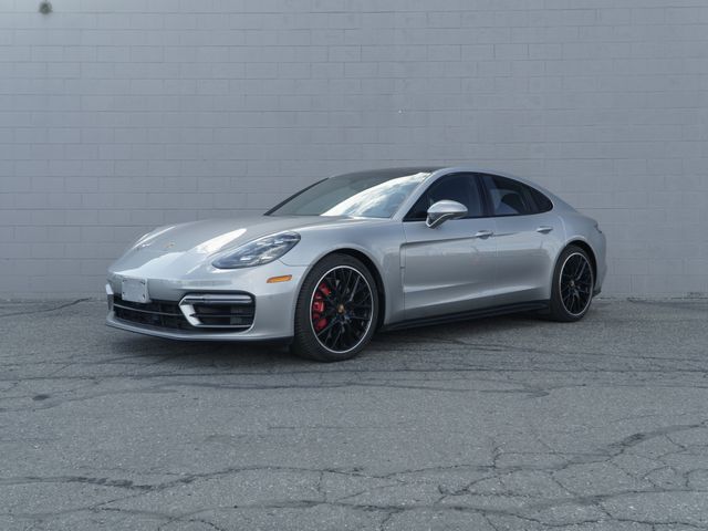 2022 PORSCHE Panamera
