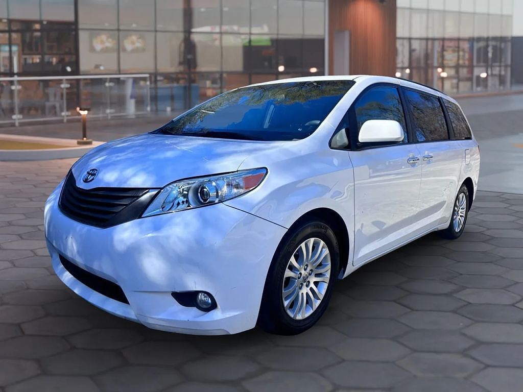 2014 TOYOTA Sienna