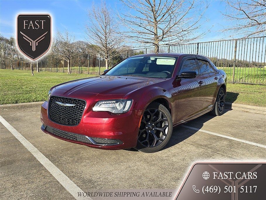 2019 CHRYSLER 300