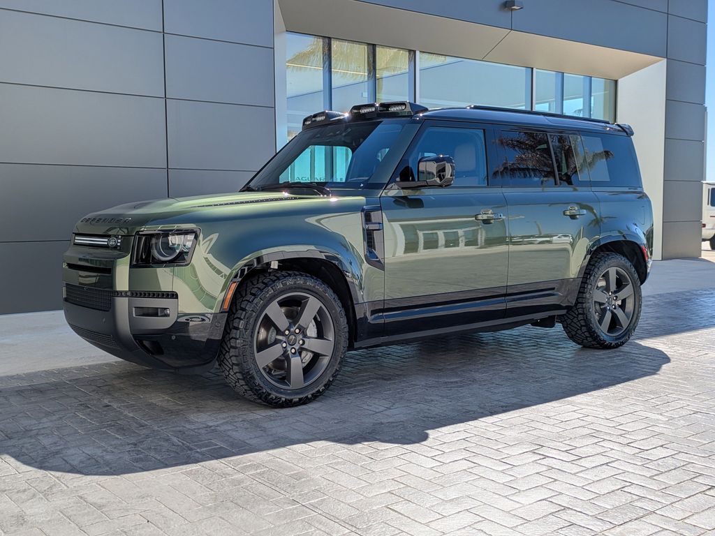 2026 LAND ROVER Defender