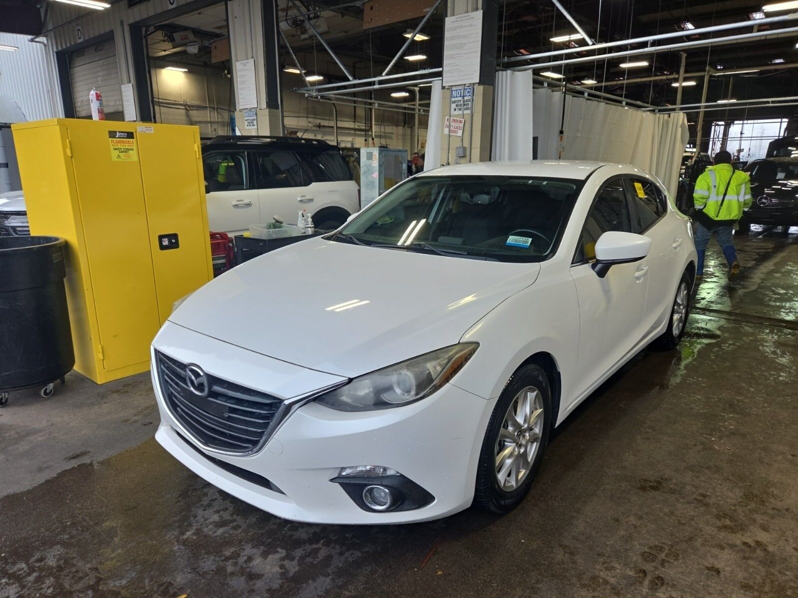 2014 MAZDA Mazda3