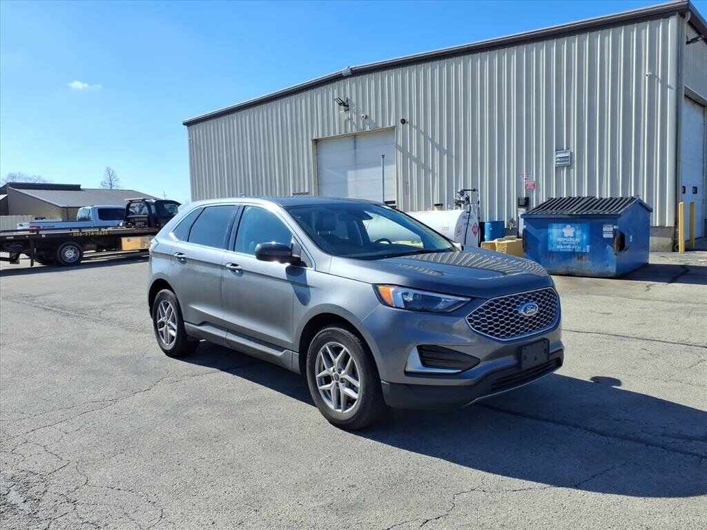 2023 FORD Edge
