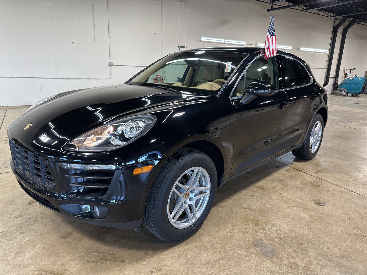 2015 PORSCHE Macan