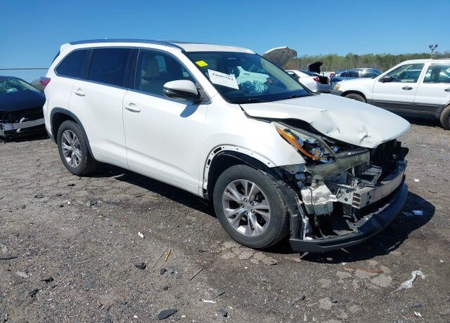 2015 TOYOTA Highlander