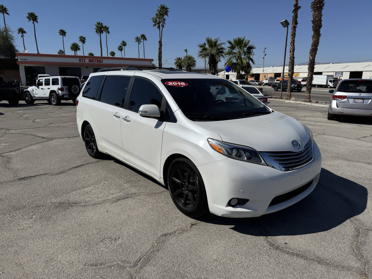 2016 TOYOTA Sienna