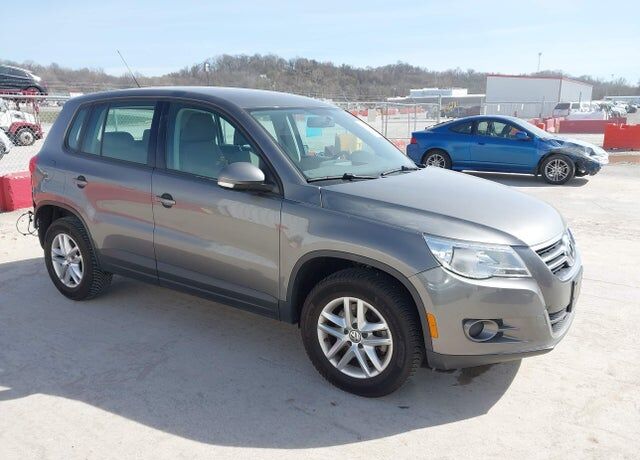 2011 VOLKSWAGEN Tiguan
