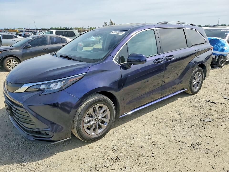 2024 TOYOTA Sienna