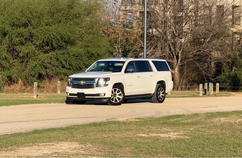 2016 CHEVROLET Suburban