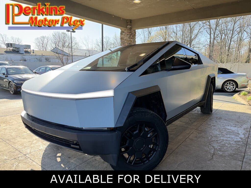2024 TESLA Cybertruck