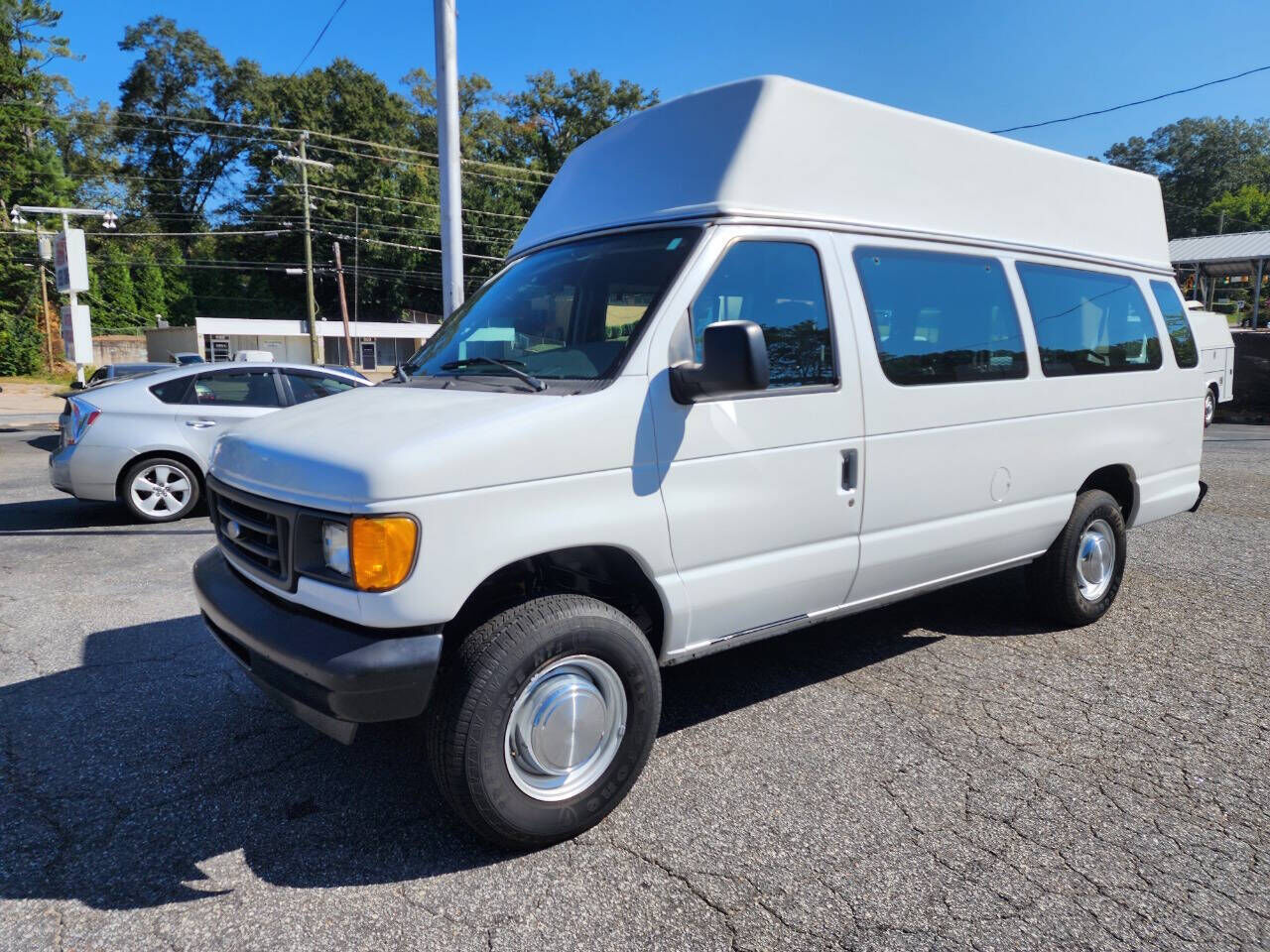 2005 FORD E-350