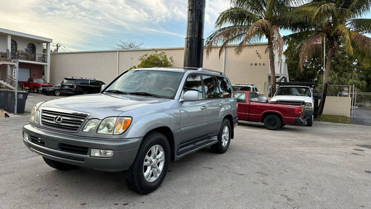 2005 LEXUS LX