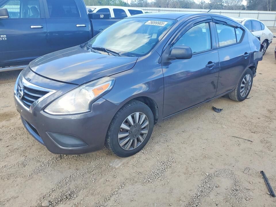 2015 NISSAN Versa