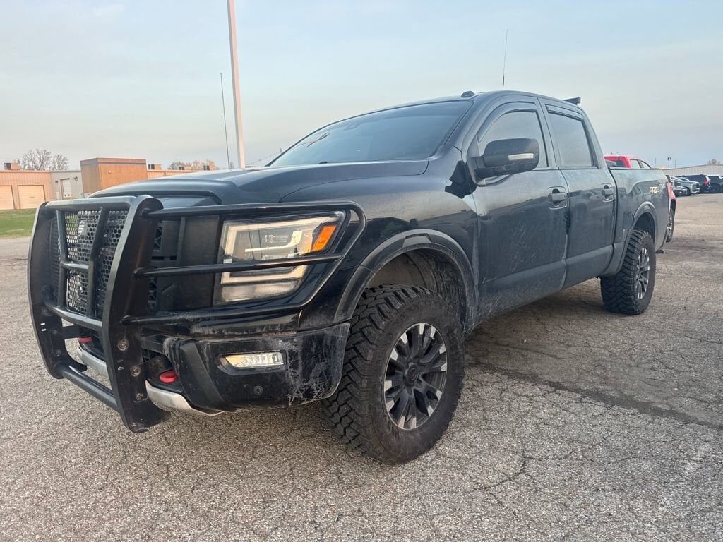 2020 NISSAN Titan