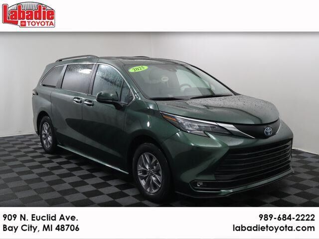 2025 TOYOTA Sienna