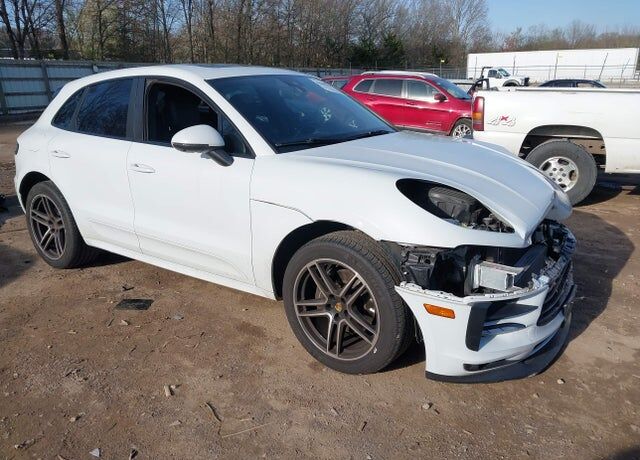 2019 PORSCHE Macan