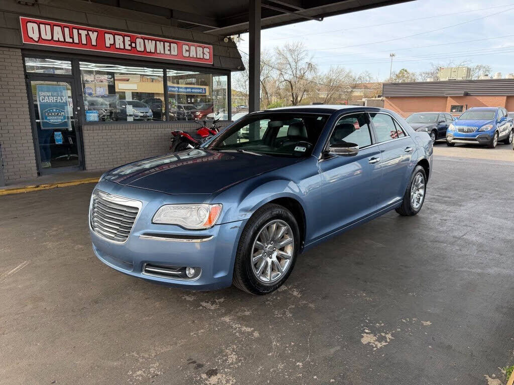 2011 CHRYSLER 300