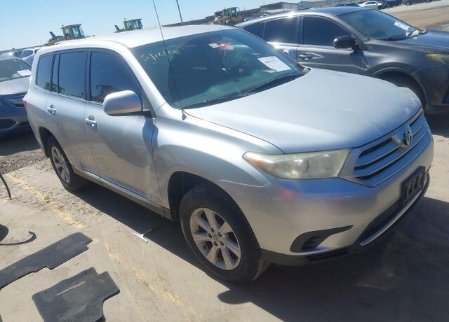 2011 TOYOTA Highlander