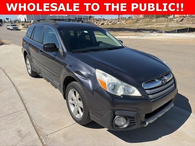 2013 SUBARU Outback
