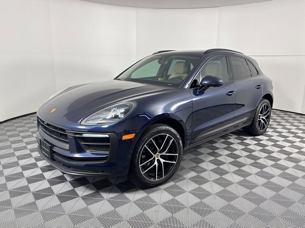 2022 PORSCHE Macan