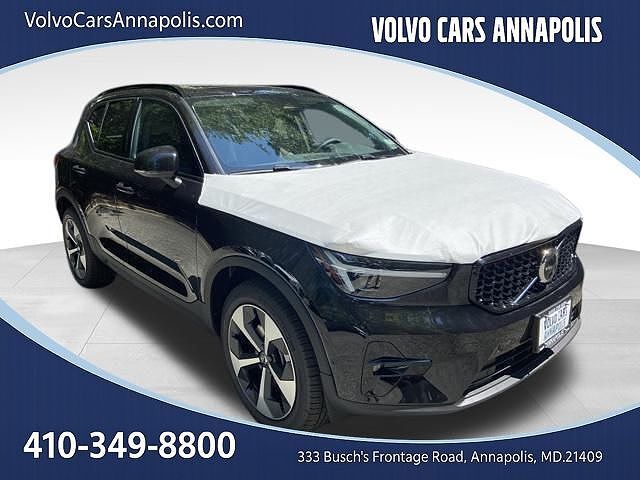 2026 VOLVO XC40