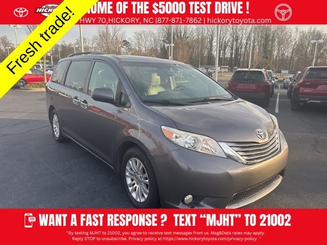 2015 TOYOTA Sienna