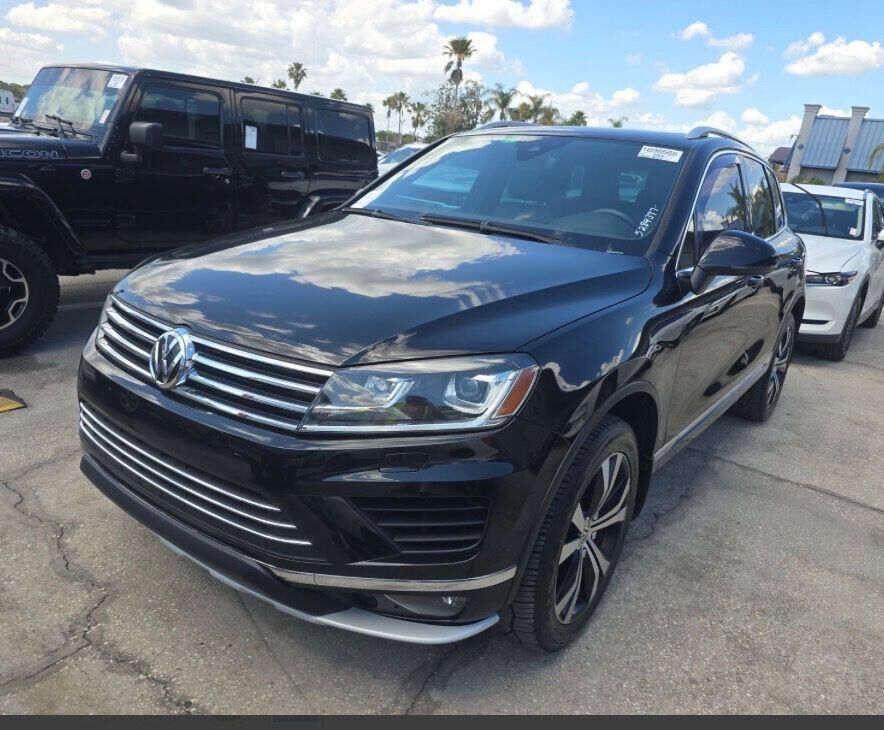 2017 VOLKSWAGEN Touareg