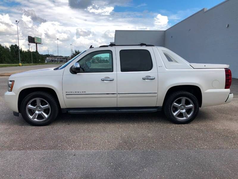 2011 CHEVROLET Avalanche