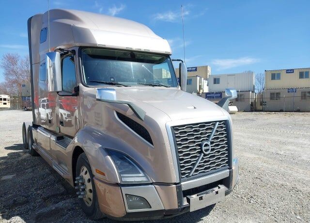 2020 VOLVO TRUCK VNL
