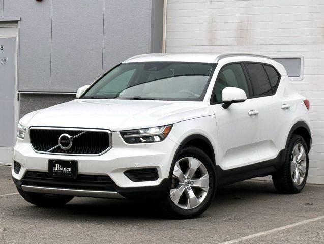 2020 VOLVO XC40