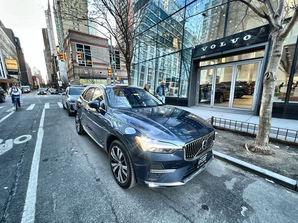 2023 VOLVO XC60