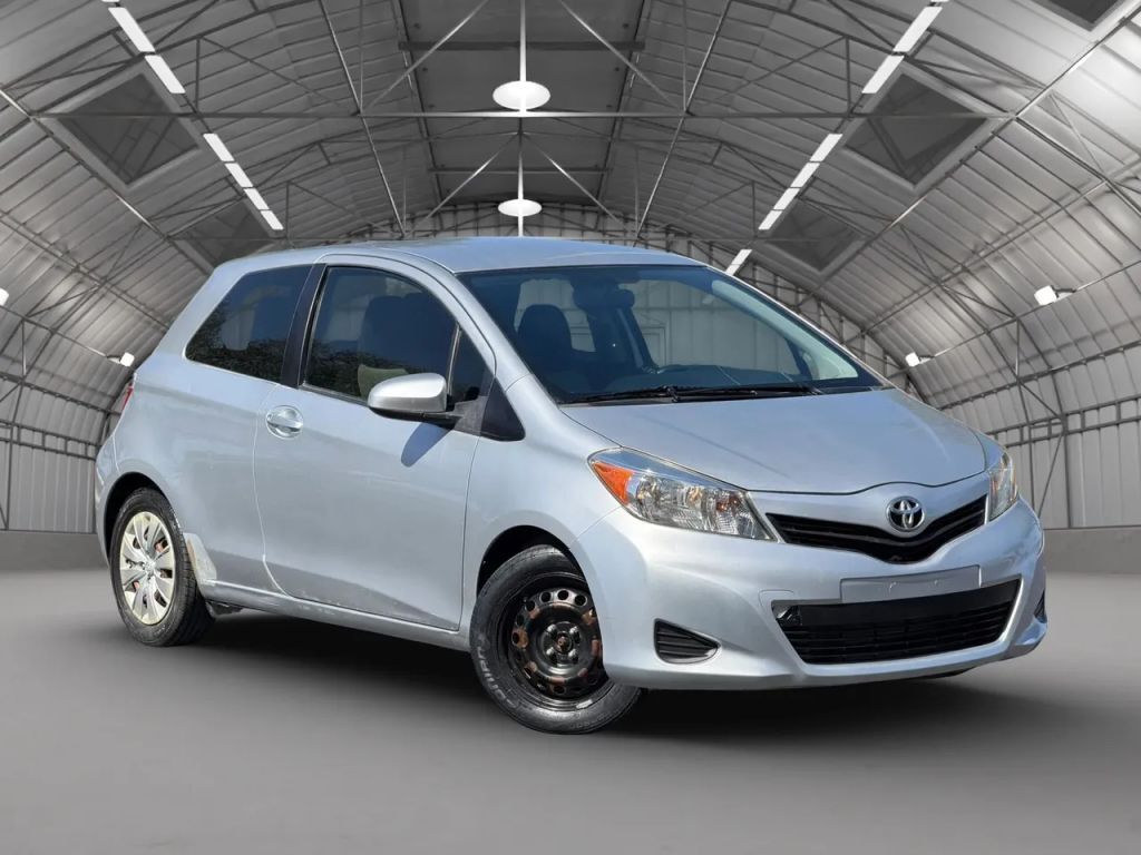 2012 TOYOTA Yaris