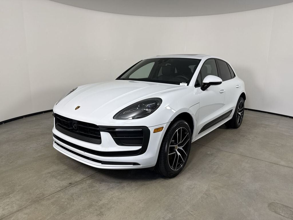 2026 PORSCHE Macan