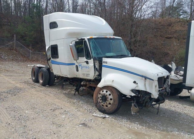 2017 INTERNATIONAL LF687