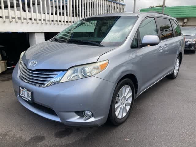 2012 TOYOTA Sienna