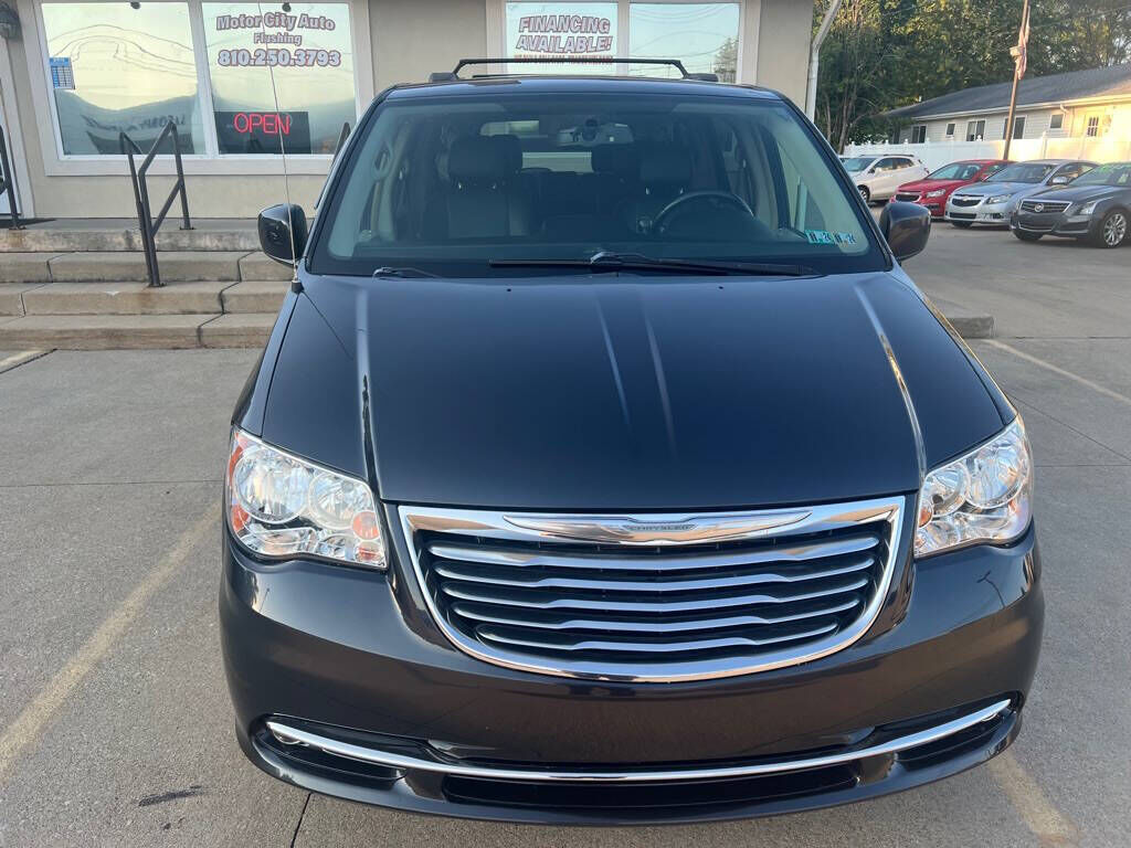 2014 CHRYSLER Town and Country