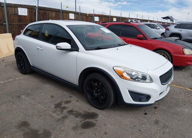 2011 VOLVO C30