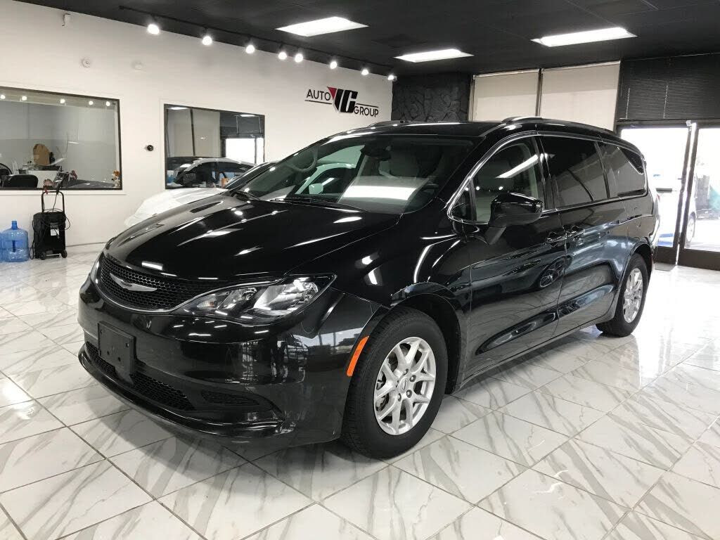 2021 CHRYSLER Voyager
