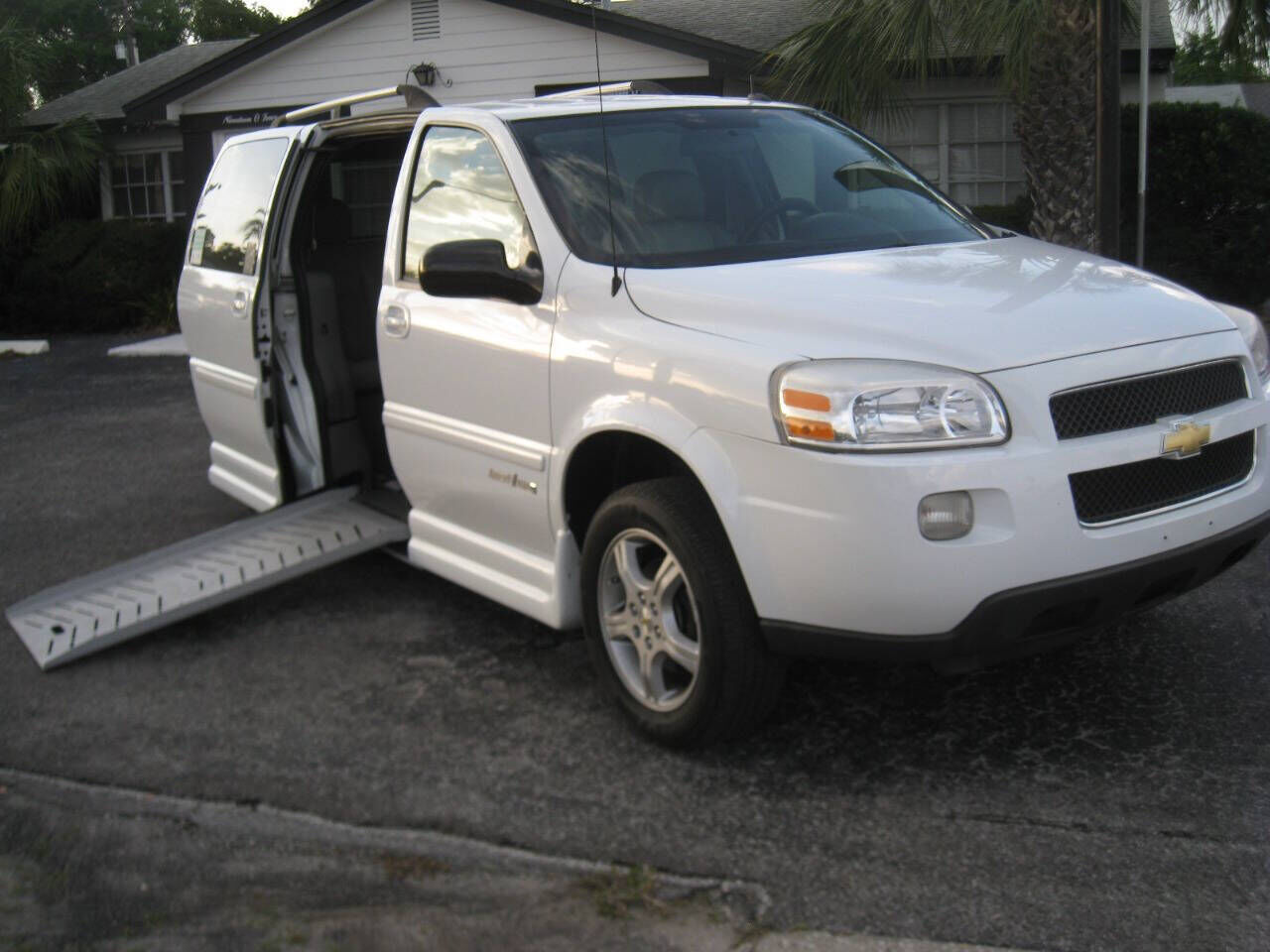 2008 CHEVROLET Uplander