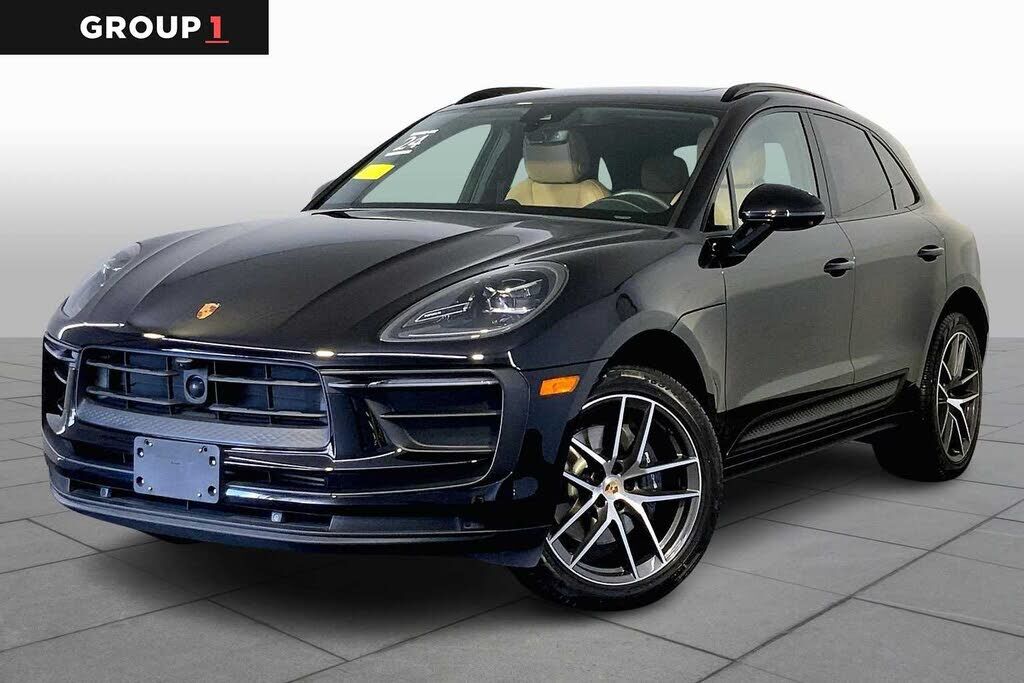 2024 PORSCHE Macan
