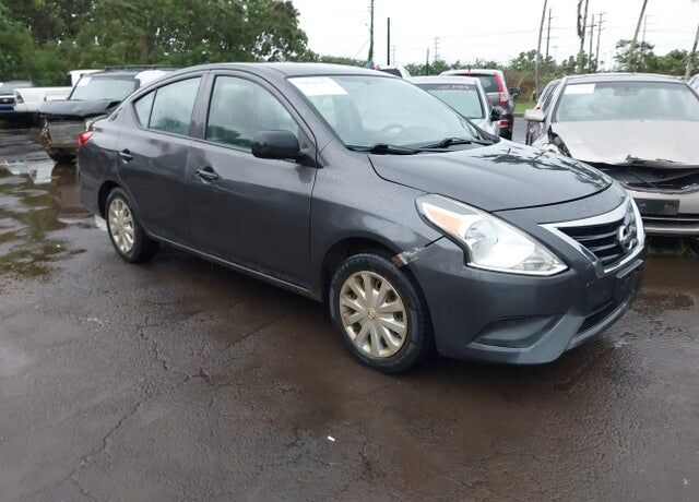 2015 NISSAN Versa