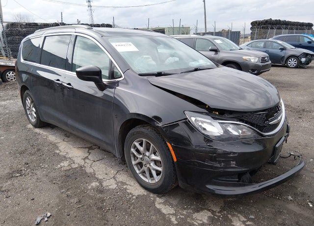 2021 CHRYSLER Voyager