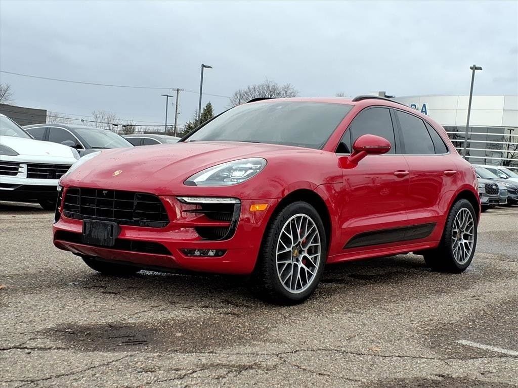 2018 PORSCHE Macan